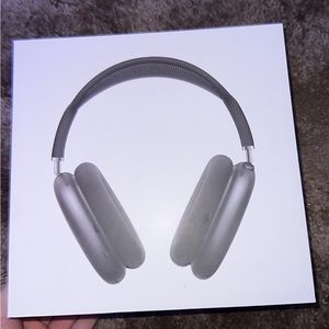 AirPod Maxes